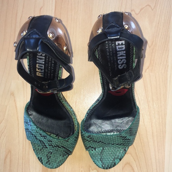 Red Kiss 6inch heels - Picture 3 of 3